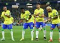 Selebrasi pemain Timnas Brasil usai mencetak gol ke gawang Timnas Korea Selatan pada pertandingan 16 besar Piala Dunia 2022 Qatar di Stadion 974, Doha, Qatar. Foto: Annegret Hilse/REUTERS