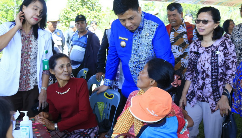 Warga Desa Toguan Galung, Kecamatan Nainggolan mengapresiasi dan menyambut antusias pelaksanaan program Bunga Desa di Toguan Galung, Kamis (26/1/2023).