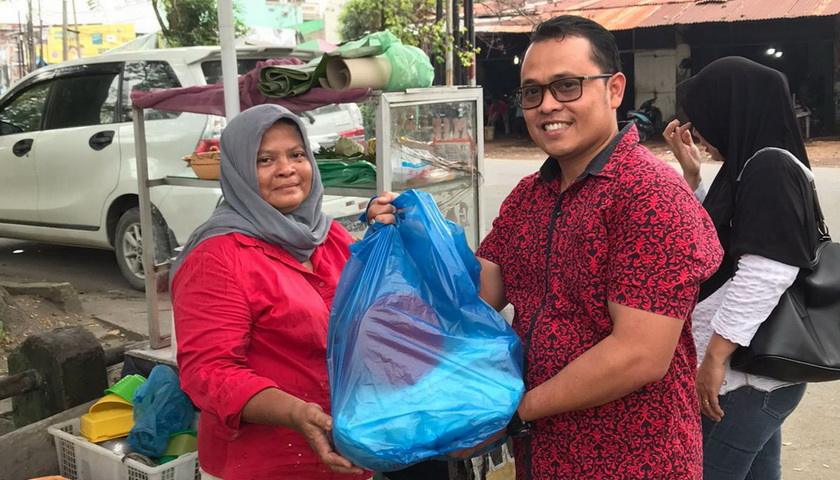Ketua Dewan Syuro Dewan Pimpinan Anak Cabang (DPAC) Partai Kebangkitan Bangsa (PKB) Medan Timur Irwansyah SH, kembali melaksanakan Jum'at Berkah