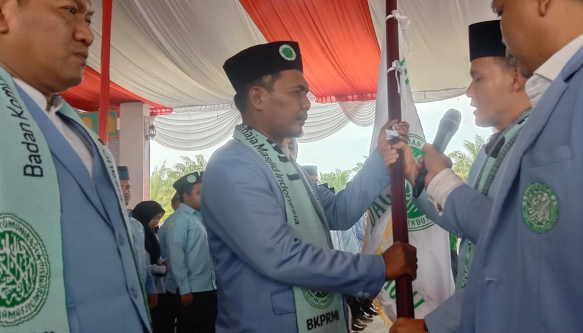 Pelantikan Pengurus Badan Komunikasi Pemuda Remaja Masjid Indonesia (BKPRMI) Serdang Bedagai (Sergai) Periode 2022-2026, berlangsung luar biasa di halaman Masjid Agung Sergai, di Desa Firdaus,Kecamatan Sei Rampah, Minggu (26/2/2023).