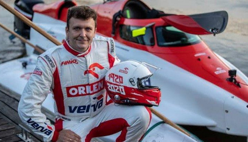 Berakhirnya Kejuaraan F1 Powerboat alias F1H2O Toba menghasilkan pembalap Stromoy Racing Team, Bartek Marszalek, sebagai juaranya.