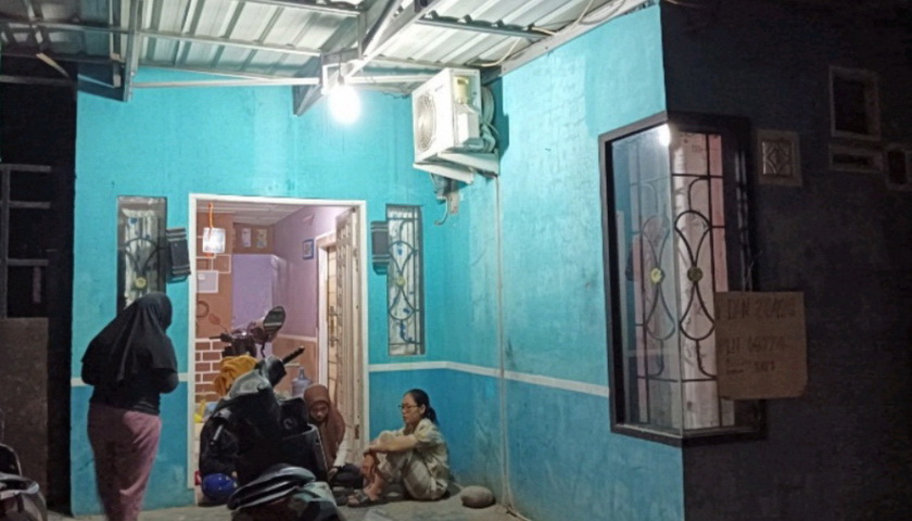 Kepling 13 Kelurahan Terjun Kompleks KPUM Medan Marelan, yang terkesan tidak peduli dengan pengaduan warganya saat tertimpa masalah.