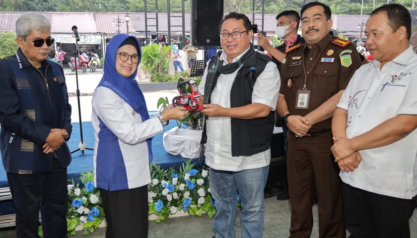 BARU setahun dr Susanti Dewayani SpA memimpin Kota Pematang Siantar, sebagai Wali Kota. Namun penguasaan terhadap wilayah dan tugas yang menjadi tanggung jawabnya tidak diragukan.