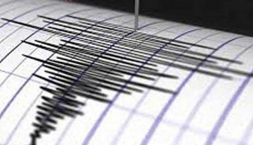 Gempa Bumi dengan kekuatan bervariasi, mengguncang dua wilayah di ujung barat dan timur Indonesia, dalam waktu hampir bersamaan.