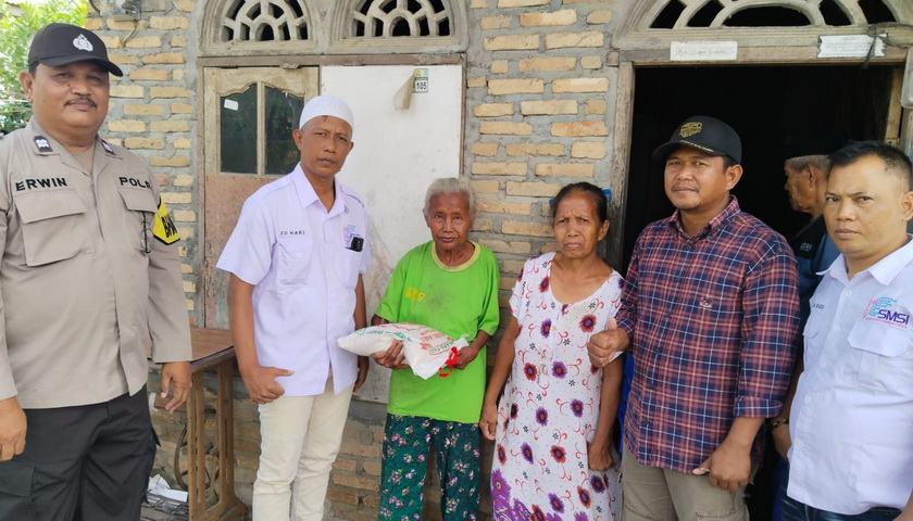 Pengurus Serikat Media Siber Indonesia (SMSI) Kabupaten Serdang Bedagai (Sergai), Sumatera Utara melakukan kegiatan sosial, berupa berbagi rezeki kepada puluhan janda yang perekonomiannya kurang mampu, Jumat (3/3/2923).