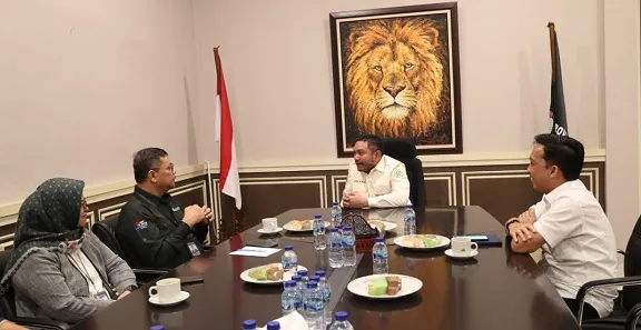 Bupati Pakpak Bharat Franc Bernhard Tumanggor menerima audensi Deputi Kepala Perwakilan Bank Indonesia Wilayah Sumatera Utara Yura A Djalin yang datang ke Pakpak Bharat bersama sejumlah timnya, Rabu (15/2/2023)