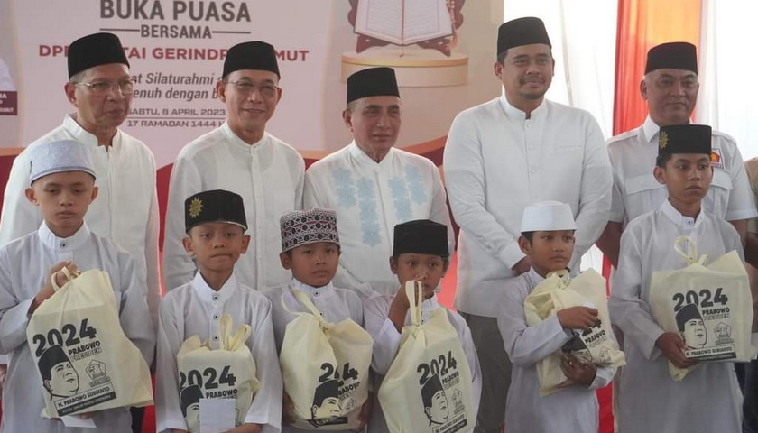 DPD Partai Gerindra Sumut memperingati Nuzulul Quran 1444 H, sekaligus buka puasa bersama anak yatim piatu. Kegiatan berlangsung di Kantor DPD Partai Gerindra Sumut, Jalan Sudirman, Sabtu (8/4/2023).