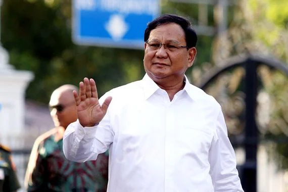 Saling menyalip elektabilitas antara Ganjar Pranowo dengan Prabowo Subianto terjadi selama satu bulan belakangan ini. Terbaru, menurut hasil survei Lembaga Indikator Politik Indonesia, elektabilitas Prabowo Subianto melewati Ganjar Pranowo