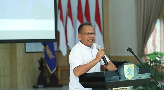 Sekda Pakpak Bharat Jalan Berutu SPd MM mengajak segenap aparatur pemkab setempat agar sehati dan sepikir, antara atasan dan bawahan harus bersinergi, bekerjasama dan sama-sama bekerja.