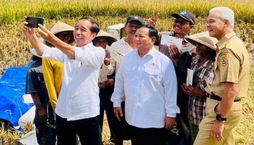 Ketua Umum Relawan Pro Jokowi (Projo) Budi Arie Setiadi mengklaim Presiden Joko Widodo (Jokowi) ingin Prabowo Subianto berpasangan dengan Ganjar Pranowo di Pilpres 2024.