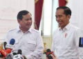 Publik dan pengamat politik di Indonesia sepertinya bisa menyaksikan, bahwa saat ini, Presiden Jokowi semakin menunjukkan kedekatannya terhadap salah seorang menterinya, Prabowo Subianto.