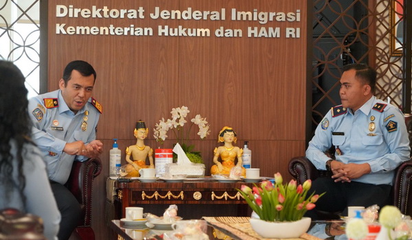 Kepala Kantor Imigrasi (Kakanim) Kelas II TPI Belawan Ridha Sah Putra audiensi KE Dirjen Imigrasi Silmy Karim, di ruang Bilateral Dirjen Imigrasi, Jakarta, Senin (26/6/2023) sore.