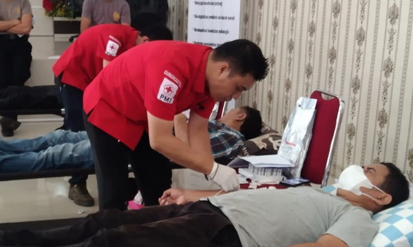 Dalam rangka Hari Bhayangkara ke-77 Tahun 2023, Polres Nias Sumatera Utara, menggelar beberapa kegiatan. Di antaranya adalah aksi donor darah di Graha Sanika Satyawada, Jumat (10/6/2023).