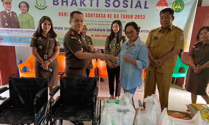 Menyambut Hari Bhakti Adhyaksa (HBA) ke-63 dan Hari Ulang Tahun (HUT) ke-23 Ikatan Adhyaksa Dharmakarini (IAD), Cabang Kejaksaan Negeri (Cabjari) Pancur Batu menggelar kegiatan bakti sosial (baksos).