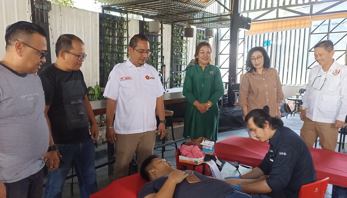 Partai Gerindra bersama sayap partai tetap komit untuk selalu bersama rakyat. Salah satu bentuk komitmen itu tampak dalam kegiatan aksi donor darah oleh Pimpinan Cabang Gekira (Gerakan Kristiani Indonesia Raya) Kota Medan, salah satu sayap Partai Gerindra.