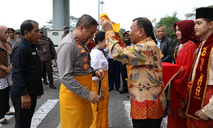 Kapolda Sumatera Utara Irjen Pol Agung Setya Imam Effendi, tiba di Bandara Kualanamu Internasional, Kamis (20/7/2023)
