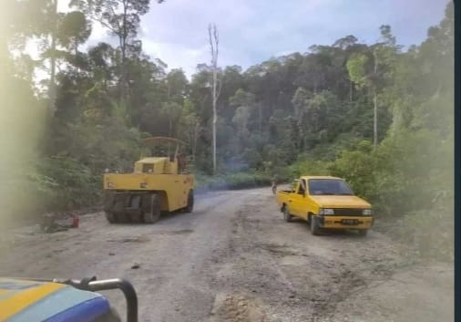 Pengerjaan peningkatan mutu dan kwalitas jalan penghubung Salak menuju Kecamatan Pagindar (Lagan – Pagindar) mulai dikerjakan.