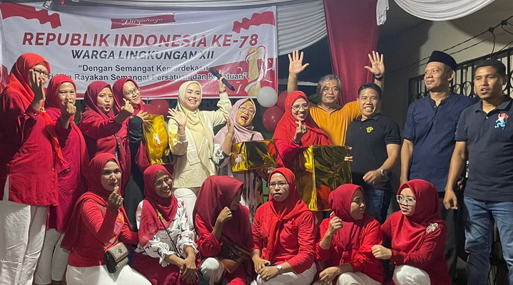 Ada momen seru mengharu-biru, ketika Sekretaris DPD Gerindra Sumut Lia Charwita pulang kampung merayakan HUT Kemerdekaan RI bersama warga Kota Matsum 4 Lingkungan 12 Kecamatan Medan Area, Sabtu (19/8/2023).