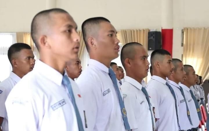 Pasukan Pengibar Bendera Pusaka Tahun 2023 Kabupaten Pakpak Bharat, mulai berlatih di Balai Diklat BKPSDM Pakpak Bharat, Desa Cikaok.