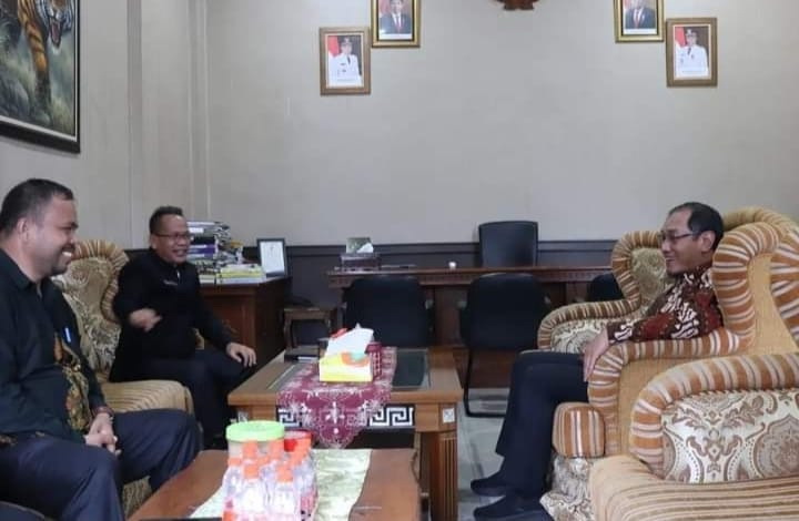 Kepala Balai Besar Guru Penggerak Sumatera Utara Dr Joko Ahmad Julifan MSi mengunjungi Kabupaten Pakpak Bharat, guna melihat langsung situasi dan perkembangan dunia pendidikan di daerah itu.