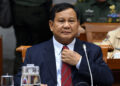 Berbagai survei menempatkan Prabowo Subianto pada posisi pertama. Menhan RI ini selalu mengungguli capres-capres lainnya seperti Ganjar Pranowo dan Anies Baswedan.