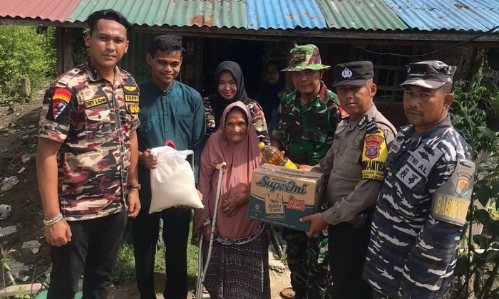 Dalam rangka memeriahkan HUT ke-45 FKPPI, pengurus harian PD II Generasi Muda KB FKPPI Sumut melaksanakan bakti sosial ke Panti Asuhan Al Jamiayatul Washliyah Pulo Brayan Medan dan sejumlah warga di Kelurahan Nelayan Indah, Medan Labuhan, Jumat (22/9/2023).