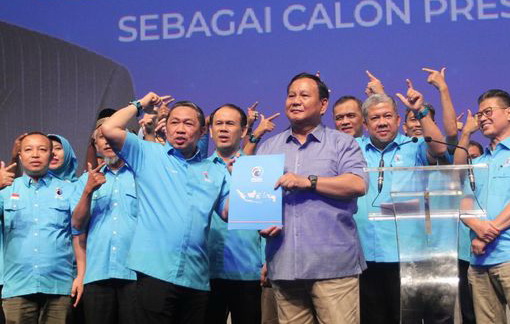 Salah seorang politikus senior di Indonesia, Anis Matta menunjukkan konsistensinya dalam soal dukungan capres. Di mana Ketum Partai Gelora ini tetap mendukung Prabowo Subianto menuju Pilpres 2024