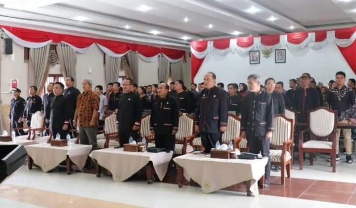 Bappelitbangda Pakpak Bharat bersama Unit Advokasi Kebijakan dan Kemitraan TNP2K melaksanakan Pemutakhiran Data, di Bale Sada Arih, Kamis (14/9/2023) lalu.