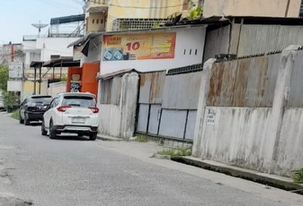 Bau menyengat di seputaran gudang udang impor bertempat di Jalan Mawar Karya Ujung, Dusun 2, Desa Helvetia, Kecamatan Labuhan Deli, Kabupaten Deli Serdang, Sumatera Utara, menjadi pertanyaan besar.