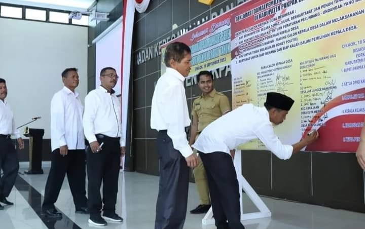 Jelang Pilkades Serentak Tahun 2023, puluhan cakades ikuti Deklarasi Damai Pilkades Serentak Gelombang I Tahun 2023.