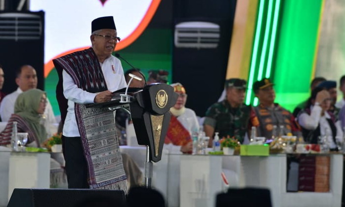 Kapolda Sumut Irjen Pol Agung Setya Imam Effendi mendampingi Wapres RI KH Ma'ruf Amin menghadiri Ikrar Merajut Keberagaman Nusantara dari Sumatera Utara, di Gedung Serbaguna, Jalan Williem Iskandar, Pancing, Deli Serdang, Kamis (19/10/2023).