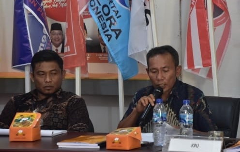 Melalui rapat pleno, KPU Pakpak Bharat menetapkan Daftar Calon Tetap (DCT) anggota DPRD Pakpak Bharat pada Pemilihan Umum (Pemilu) Tahun 2024.