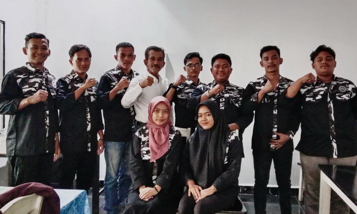 Ketua DPD Sapma Bapera (Barisan Pemuda Nusantara) Batubara M Nurizat Hutabarat SH memimpin acara Pengukuhan Dewan Pimpinan Daerah Satuan Pemuda dan Mahasiswa Bapera Kabupaten Batubara. Acara berlangsung di Partner Coffee Limapuluh, Jumat (22/12/2023).