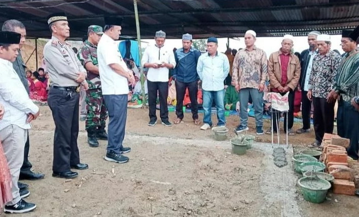 Peletakan Batu Pertama Masjid Al-Ikhlas Wabup Pakpak Bharat