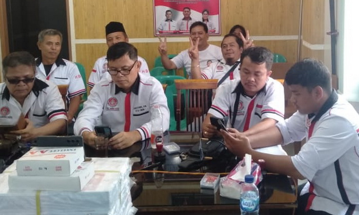 Ormas HBB (Horas Bangso Batak) mengikuti 'Zoom Meeting' Silaturahmi Nasional Komunitas Sumatera Utara dan Relawan Prabowo Gibran se-Indonesia, Minggu (28/1/2024).