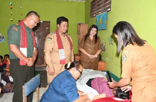 Bupati Samosir menggalakkan pelatihan pembuatan pupuk organik sebagai solusi untuk mengantisipasi keterbatasan subsidi pupuk kimia