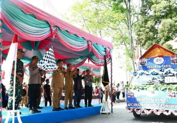 Pemkab Samosir mengadakan Pawai Karnaval Pembangunan yang diikuti Organisasi Perangkat Daerah se-Kabupaten Samosir, instansi vertikal, BUMN/D.