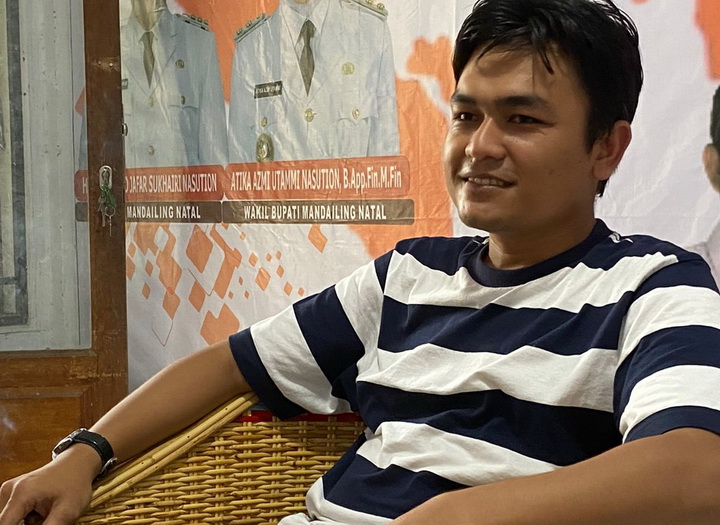 Tokoh muda asal Mandailing Natal, Wadih Al-Rasyid, meminta Plt Kadis Kesehatan Madina (Mandailing Natal) dr Faisal untuk bisa bersikap terbuka dan membuka secara jelas apa yang menjadi permasalahan terhadap dr AK.