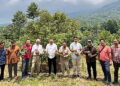 Bupati Pakpak Bharat Franc Bernhard Tumanggor berkesempatan mengunjungi kebun durian milik Ir Al Hilal Hamdi, Selasa (26/3/2024)