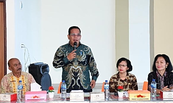 Pemkab Samosir melalui Dinas Kesehatan menggelar pertemuan advokasi, koordinasi dan Bimtek Pokjanal (Kelompok Kerja Operasional) Posyandu, Puskesmas, Camat, PKK dan Mitra Dalam Pengelolaan Posyandu Dalam Transformasi Layanan Primer.