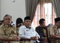 Wakil Bupati H Mutsyuhito Solin Dr MPd melepas keberangkatan Tim Safari Ramadhan Pemkab Pakpak Bharat. Tim ini akan berangkat mengunjungi masjid-masjid yang ada di wilayah Pakpak Bharat.