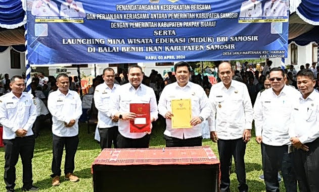 Kabupaten Samosir menjadi penyuplai beberapa hasil pertanian diantaranya ikan dan bawang merah ke Kabupaten Pakpak Bharat