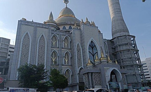 Masjid Agung Medan, Sumatera Utara (Sumut) Jalan Diponegoro, siap menampung ribuan jamaah saat melangsungkan Shalat Idul Fitri perdananya yang direncanakan pada Hari Rabu (10/4/2024).
