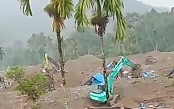 Penambangan Emas Tanpa Izin (PETI) di Kelurahan Pasar Kotanopan serta sekitar Kecamatan Kotanopan, Mandailing Natal (Madina), Selasa (16/4/2024), kembali beroperasi melakukan aktivitas penambangan dan pengerusakan alam.