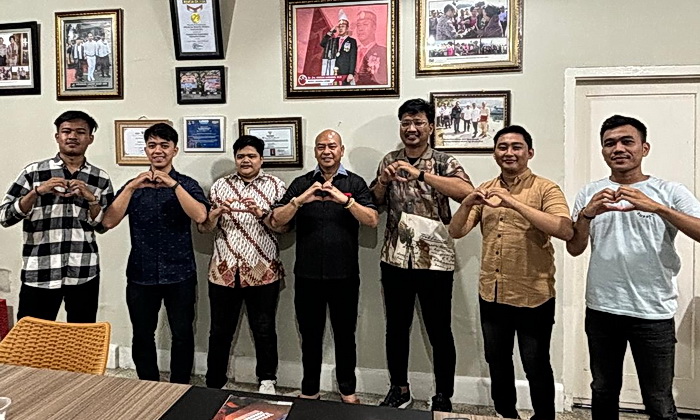 Support dan dorongan semangat dari berbagai elemen mahasiswa dan aktivis terus berdatangan untuk mendukung pencalonan Dr Drs Nikson Nababan MSi untuk maju pada Pemilihan Gubernur Sumatera Utara (Pilgubsu) 2024.