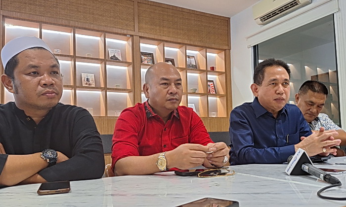 Bupati Tapanuli Utara 2 periode, Nikson Nababan, terharu dengan jamuan makan siang oleh tokoh Marga Aritonang di Medan, Kamis (9/5/2024).