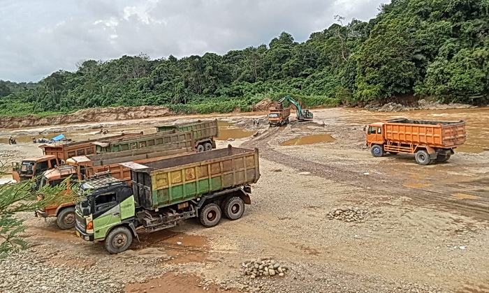 Gencarnya pemberitaan terkait operasional galian C Ilegal di Kecamatan Linggabayu yang hingga saat ini masih terus beraktifitas, menimbulkan pertanyaan terkait kinerja aparat penegak hukum (APH).