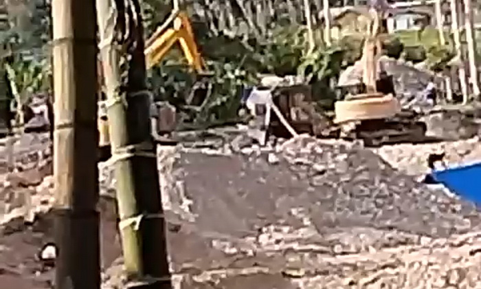 Tak takut memang atau oknum aparatnya yang ketakutan, sehingga aktifitas Pertambangan Emas Tanpa Izin (PETI) di Kecamatan Kotanopan bisa terus beroperasi tanpa adanya tindakan tegas.