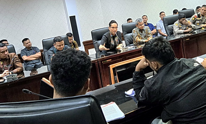 Wali Kota Rico Tri Putra Bayu Waas melarang seluruh Aparatur Sipil Negara (ASN) dan para pejabat di lingkungan Pemko Medan untuk tidak menggunakan barang-barang branded