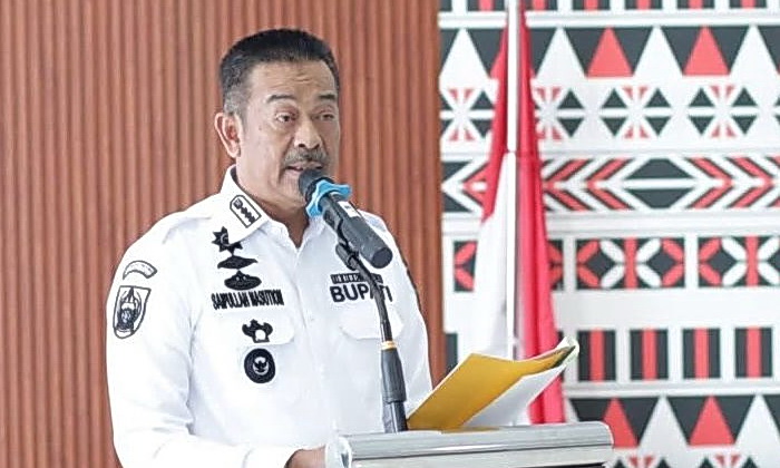 Bupati Mandailing Natal (Madina) Saifullah Nasution (foto), memberikan atensi terkait peredaran AMDK (air minum dalam kemasan) Aek Lan dan Madina Murni, yang ternyata izin edarnya telah kadaluarsa